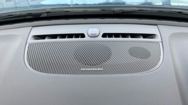 Volvo XC40 2.0 B3P Ultra Dark 5dr Auto Petrol Estate